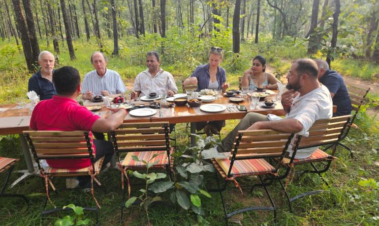 Bush Lunch & Dinner