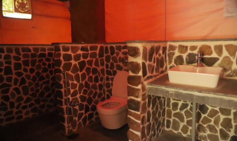 SAFARI COTTAGE WITH JACCUZI