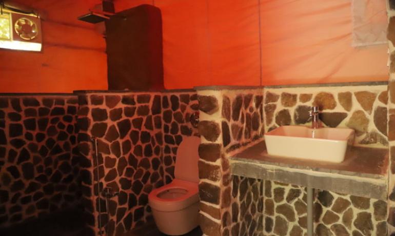 SAFARI COTTAGE WITH JACCUZI
